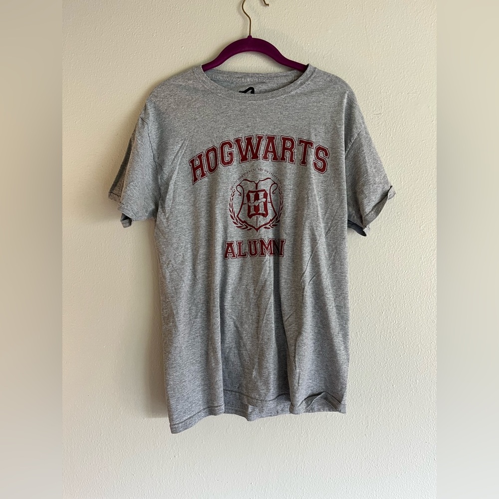 Size Medium, Hogwarts t-shirt